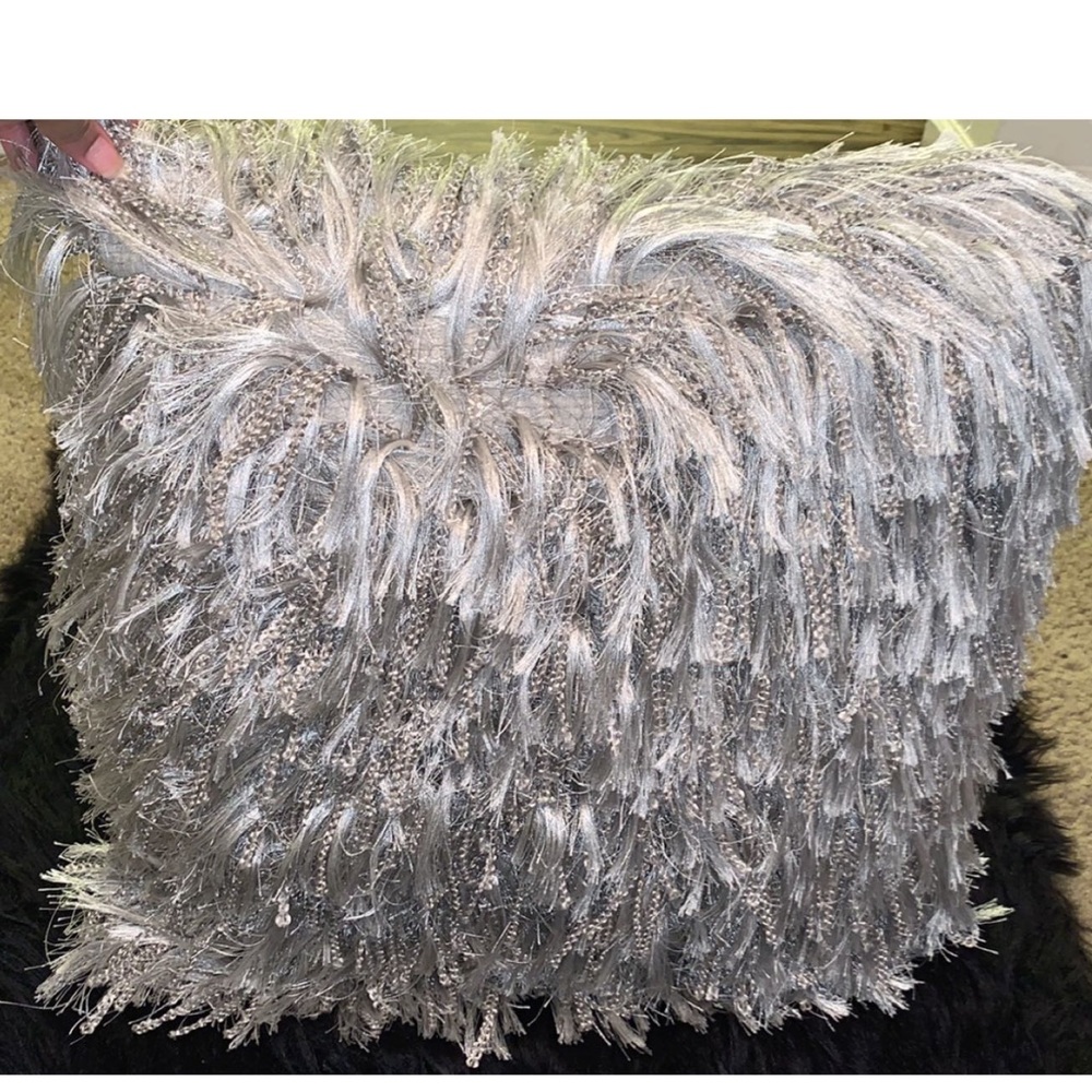Fringe pillow - Picture 2 of 2